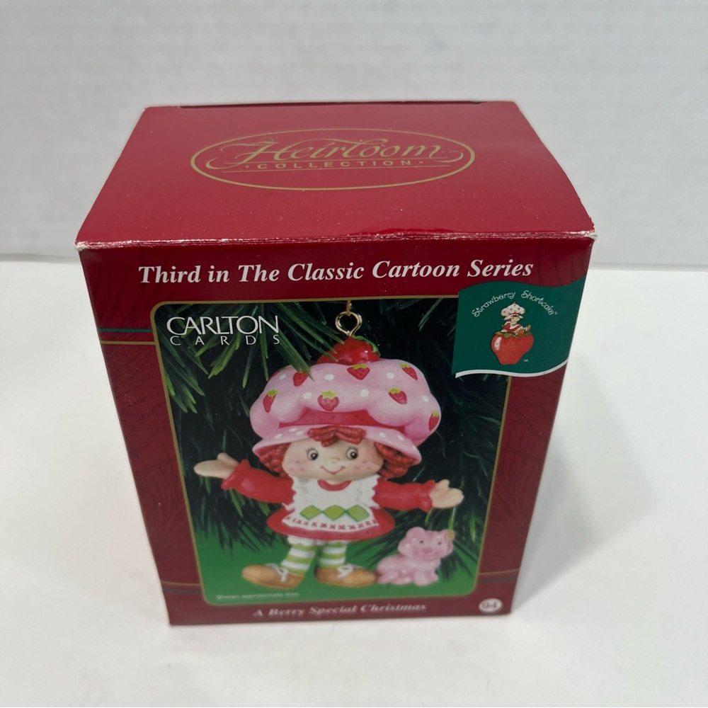 STRAWBERRY SHORTCAKE and custard Carlton Cards vintage Christmas ornament 2001